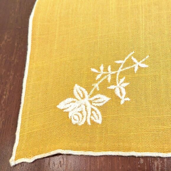 EUC 10.5"x11.25" Antique Linen Handkerchief with Embroidered Hem and Flower - Picture 2 of 4